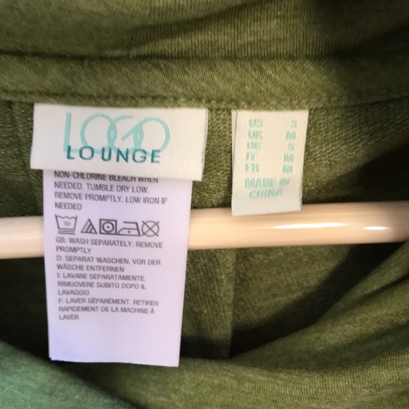 Logo by Lori Goldstein long sleeve olive green lounge wear top size small - Picture 2 of 3